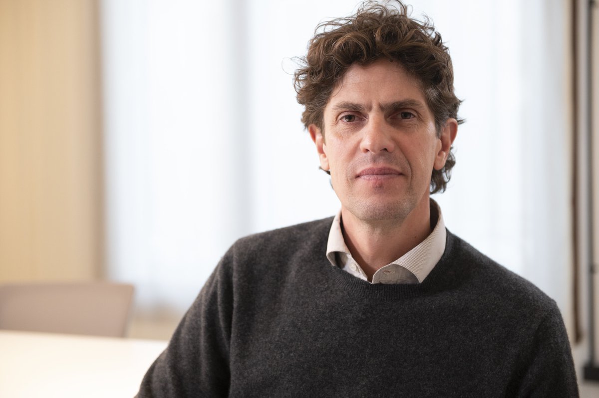 Martín Lousteau representa la traición permanente que llevó a muchas derrotas, entre ellas las de él mismo.
Kirchnerista, infiltrado en la UCR, embajador prófugo, y coautor de la grieta con su maldita 125.
Nunca recibió el castigo de nadie. Hoy, merece el repudio y el olvido.