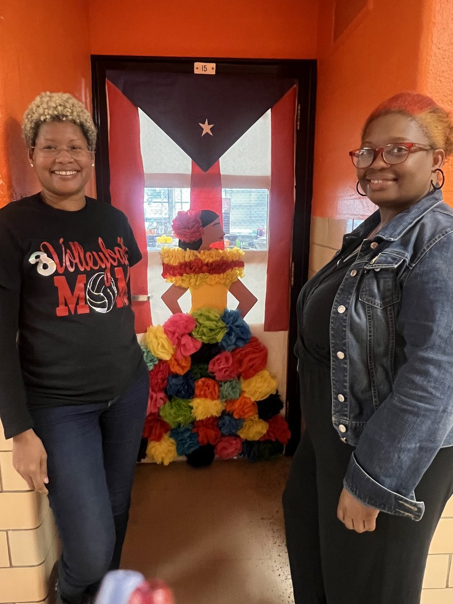 CHES_TAG's tweet photo. Hispanic Heritage door decorating @capitolheightse !! Ms. Gibbs Class had fun creating and decorating their door! Great job!
#chesGibbs4 #HispanicHeritageMonth #CHESTAG4 https://t.co/kSFD22bQmE