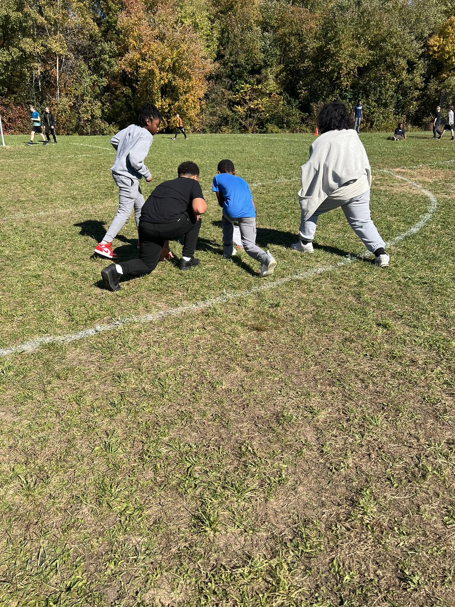 #geography and #PE, you don’t say?!? <a href="/CoachLudlam/">Coach Ludlam</a> and I challenged the students body and mind on a #fitness journey around the US. (Yes, the #stations were laid out like on a map) Bonus if they could name the cities with <a href="/MLB/">MLB</a> teams…#BelongGrowSucceed <a href="/AACPSHPED/">AACPS HPED</a> <a href="/ommsaacps/">Old Mill Middle South</a>
