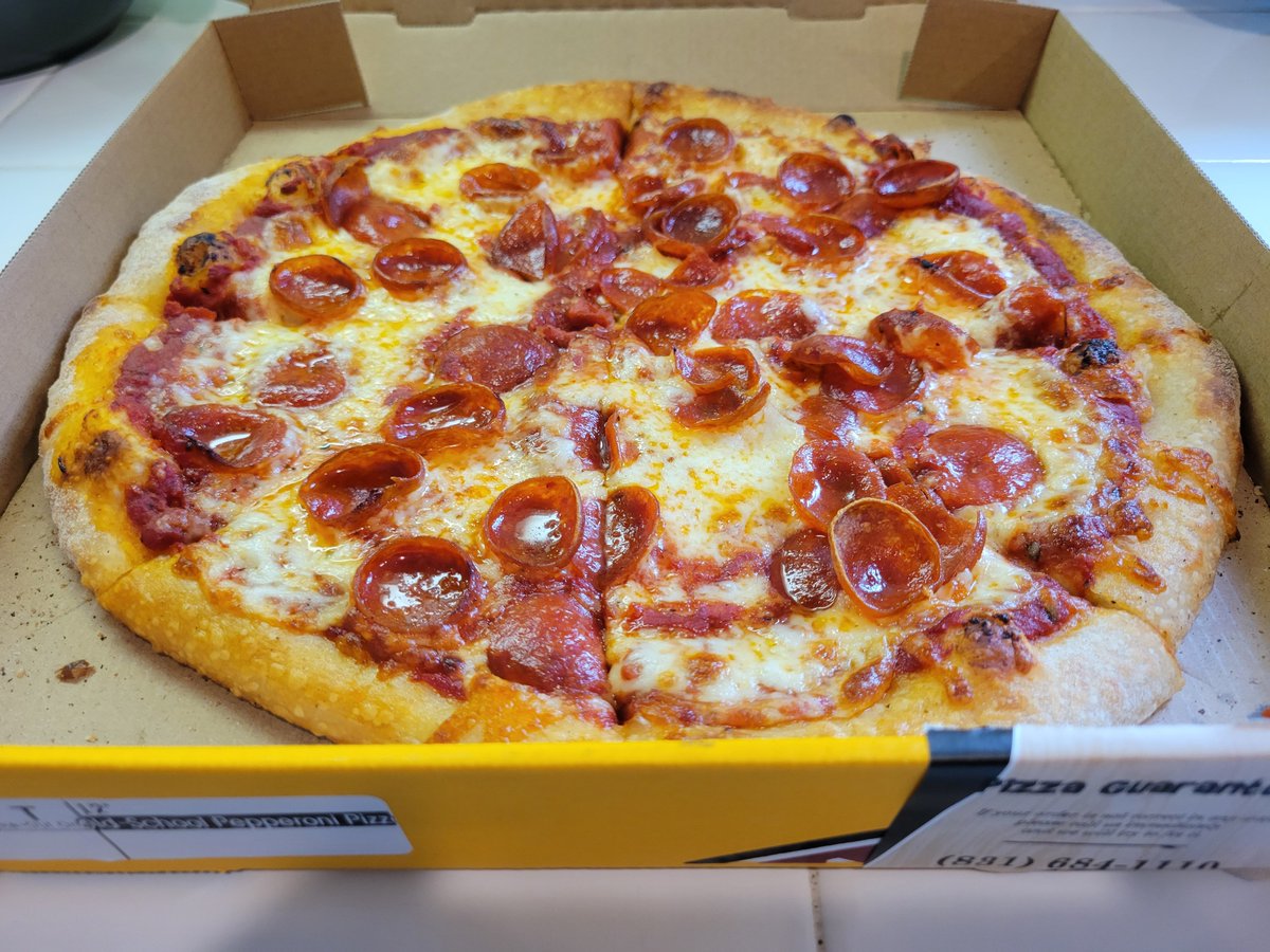 JAndrewFlorezII's tweet image. #PizzaWednesday that&apos;s a thing, right? 🤔😁

🍕 #ItsWhatsForDinner @PizzaMyHeart #Aptos