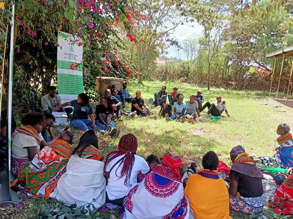 lokitambaa's tweet photo. Training Of climate change Ambassadors in Samburu county....Our mothers and youth play a big role when it comes to sustainable conservation 
@NGECKenya 
@zuhura_africa 
@NYC_YouthVoice 
@LarpeiEdith 
@ https://t.co/zzQ7Ozv1KL