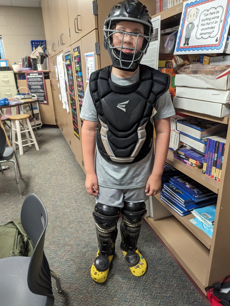 Hockey player for Red Ribbon week sports day!
#eseSOAR