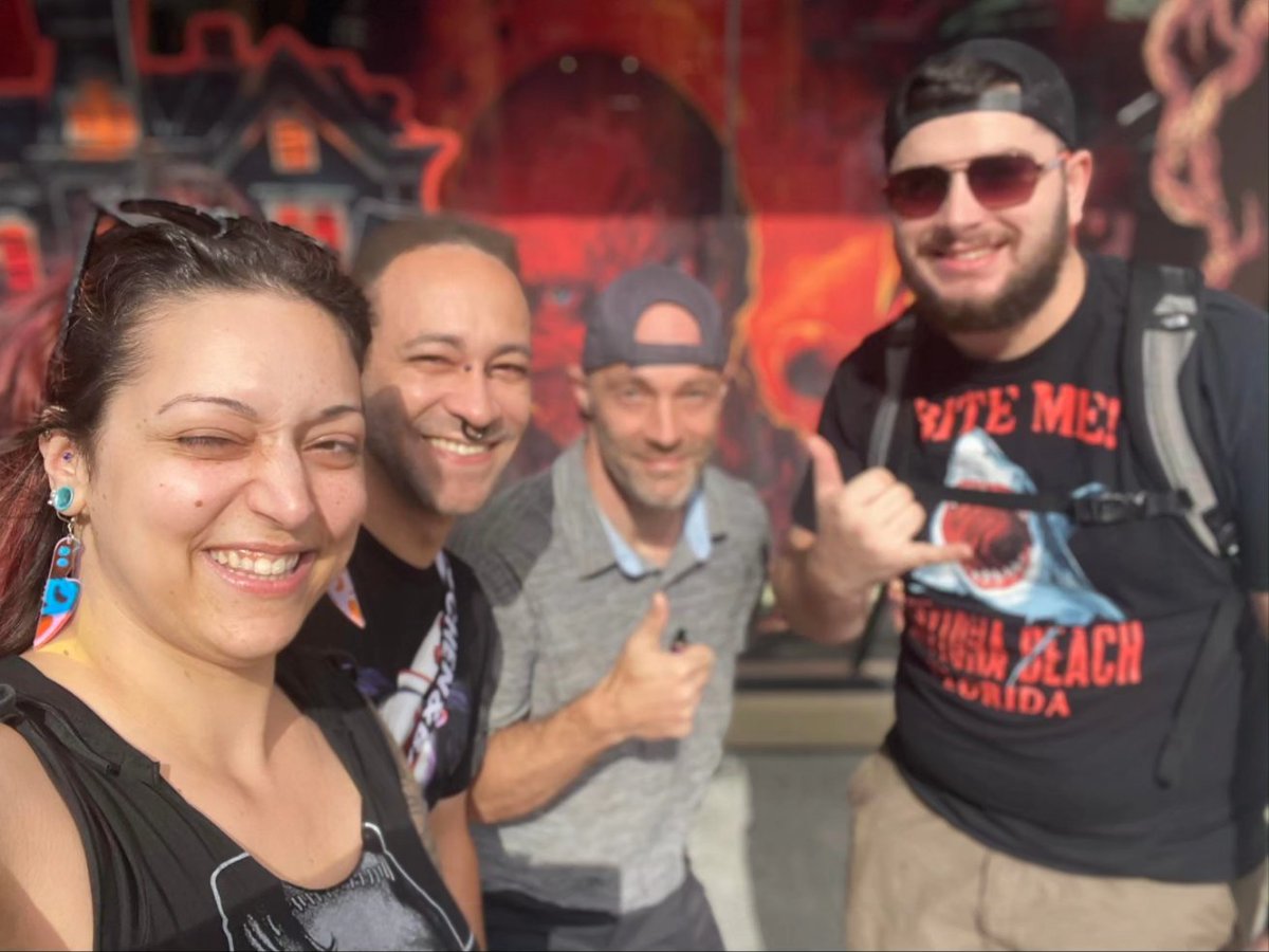 TheBigMoMoTTV's tweet photo. Oh man these last 2 days have been incredible. Met up with some amazing friends and had some fun times. 

#Disney #HalloweenHorrorNights2023 #UniversalStudios #Epcot #UntilNextTime https://t.co/f11JkyQHHD