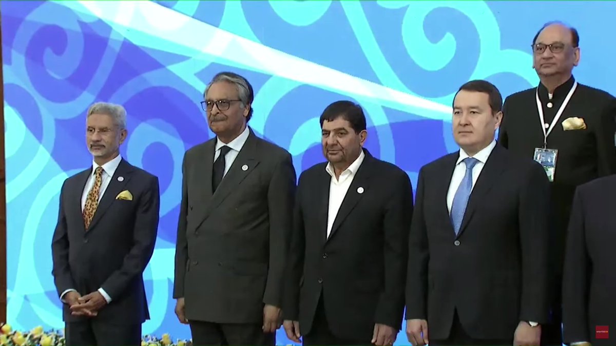 NewsMobileIndia's tweet image. EAM Dr S Jaishankar and other world leaders in Bishkek, Kyrgyzstan for SCO Heads of Government meeting