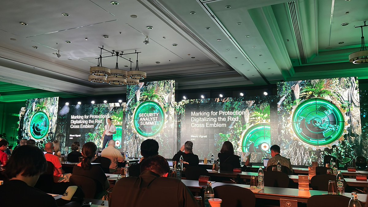 aitnews's tweet image. ناقش المتحدث الأول @vignus مشروع الشعار الرقمي @ICRC #Thesas2023