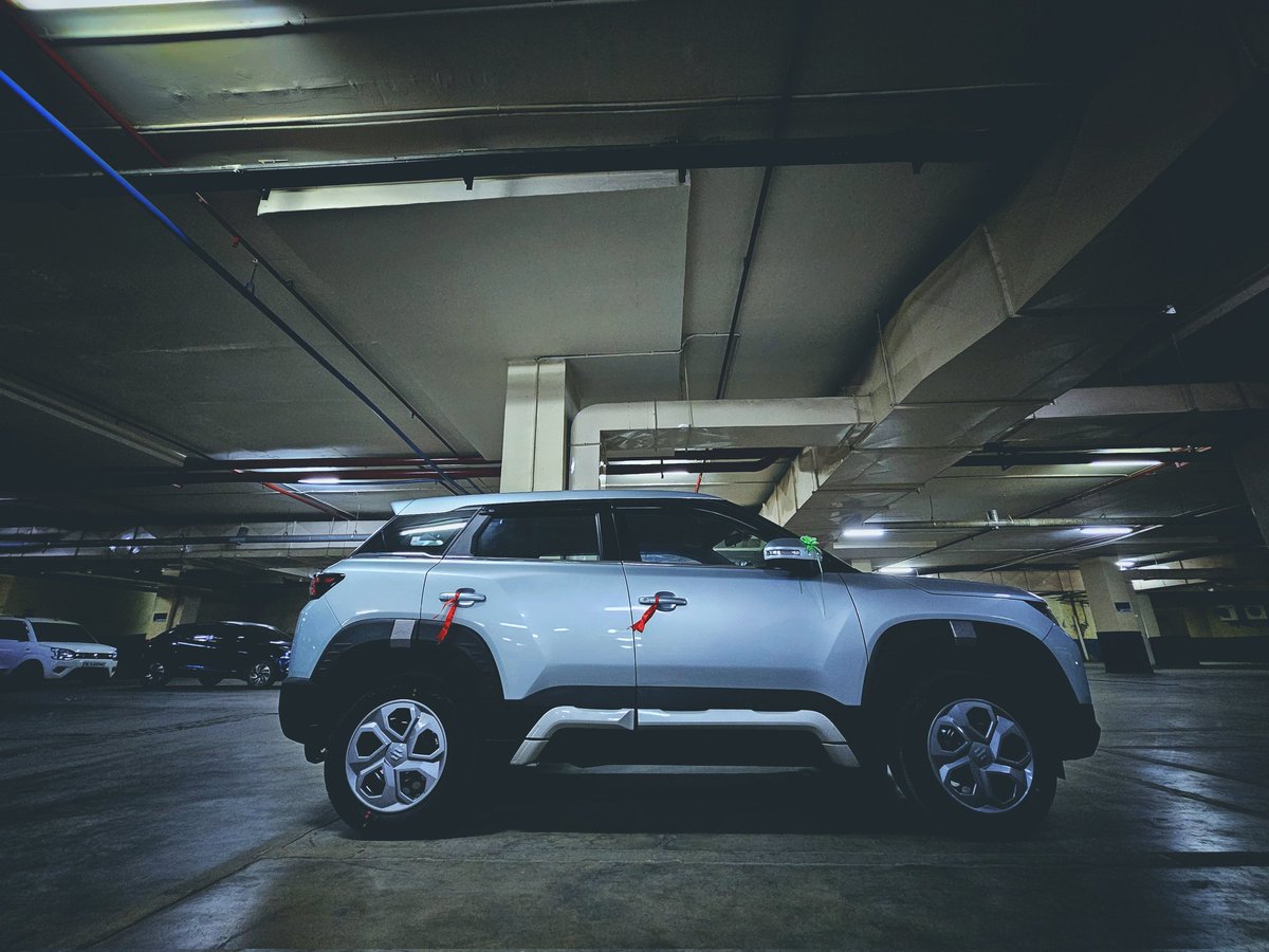 New car shenanigans, so what if it isn't mine! A few photos never hurt anyone! 😃

@spoonsoflavour #photography @Maruti_Corp #photo #MarutiSuzukiBrezza #thursdayvibes