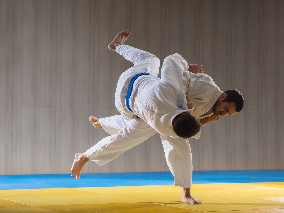 reference_sport's tweet image. Le judo présente de nombreuses vertus puisqu'il permet d'améliorer les capacités cardiovasculaires, l'endurance et la respiration. Le judo favorise le renforcement musculaire, développe la souplesse, l'équilibre et la coordination. C'est un sport bon pour l'esprit, et le corps.