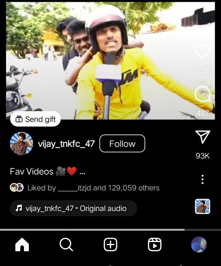 Priyadharshi_21's tweet photo. Repeat mode la kettu kettu sirichite iruken 😍😂
Verithanamana leodas fan pola 😂🤣 idhuvarai partha #LeoReviews idhu dhaan ultimate 😂😂
Post pannavaroda insta I'd idhule irukku venum na check panni parunga 😁 💯 happy & positive Vibes 😂😂 https://t.co/sfOwW6xV7x