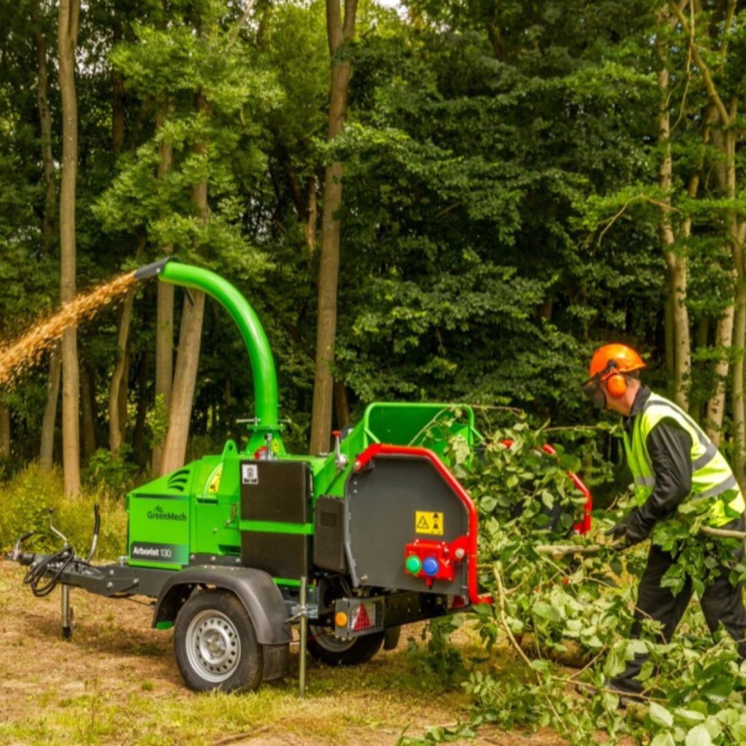 tnstractors's tweet image. #GreenMech #wood #chippers are built to handle whatever is thrown at them 🌳💪.
Their versatility means they can be used effectively across a range of applications and conditions, including landscaping, tree surgery and contract work.

More info ➡️ tnsgroup.co.uk/new-machinery/…