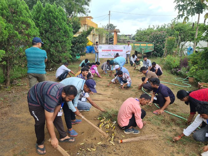 कृषि विज्ञान केन्द्र शहडोल   द्वारा Special Campaign 3.0 अभियान अन्तर्गत  परिसर   की  सफाई का कार्य किया गया। #dare_goi #icarindia #atari9icar #SwachhBharat #SpecialCampaign3