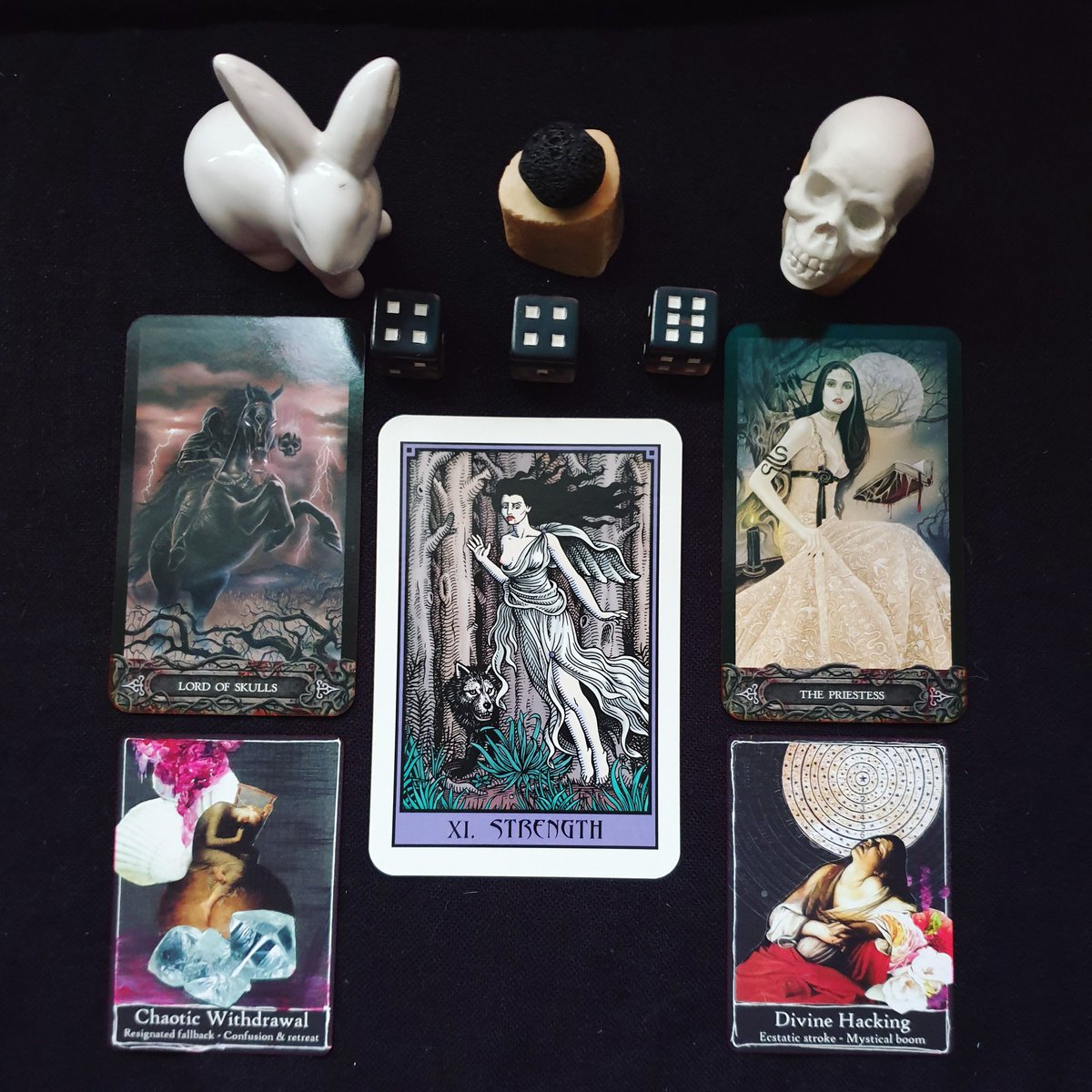 WOracles's tweet photo. #tarotdiarydaily
🔮The Vampire tarot by Robert M Place
🔮the tarot of Vampyres by Ian Daniels
🔮craft decadence oracle
Contact me whiterabbitoracles1313@gmail.com For your paid private reading
I will never solicit readings in your DMs
#followthewhiterabbit
#tarotreaderofX https://t.co/kwuI23D9fR
