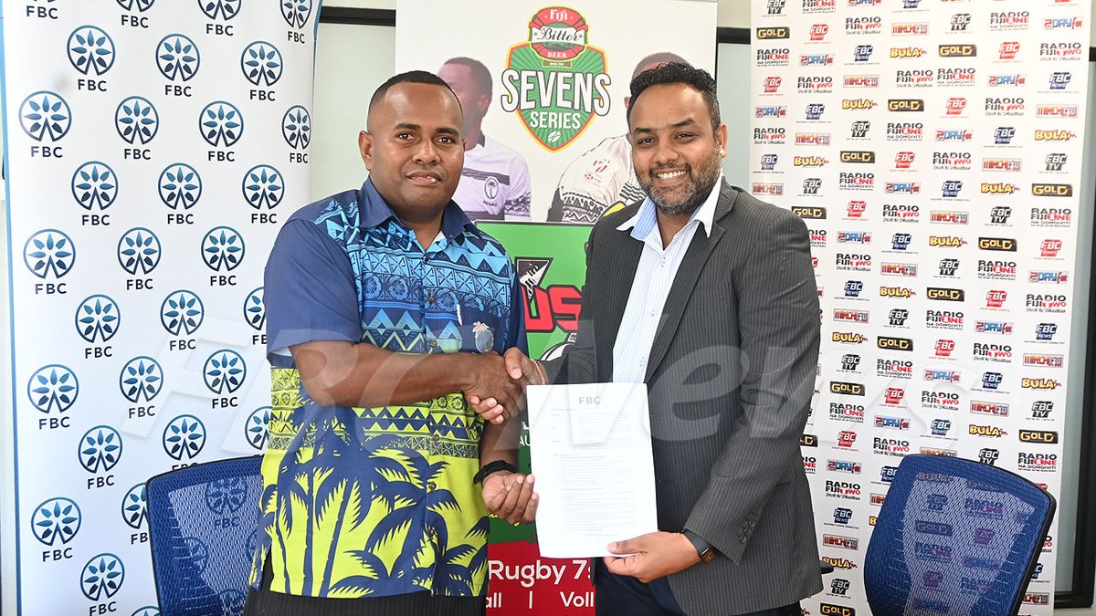 Good news for rugby enthusiasts, as they will be able to listen to the live commentaries of the Fiji Bitter Savusavu 7s this year on Radio Fiji One.
#FBCNews #FijiNews #Fiji #FBCSports #FijiSports 
fbcnews.com.fj/sports/sevens/…