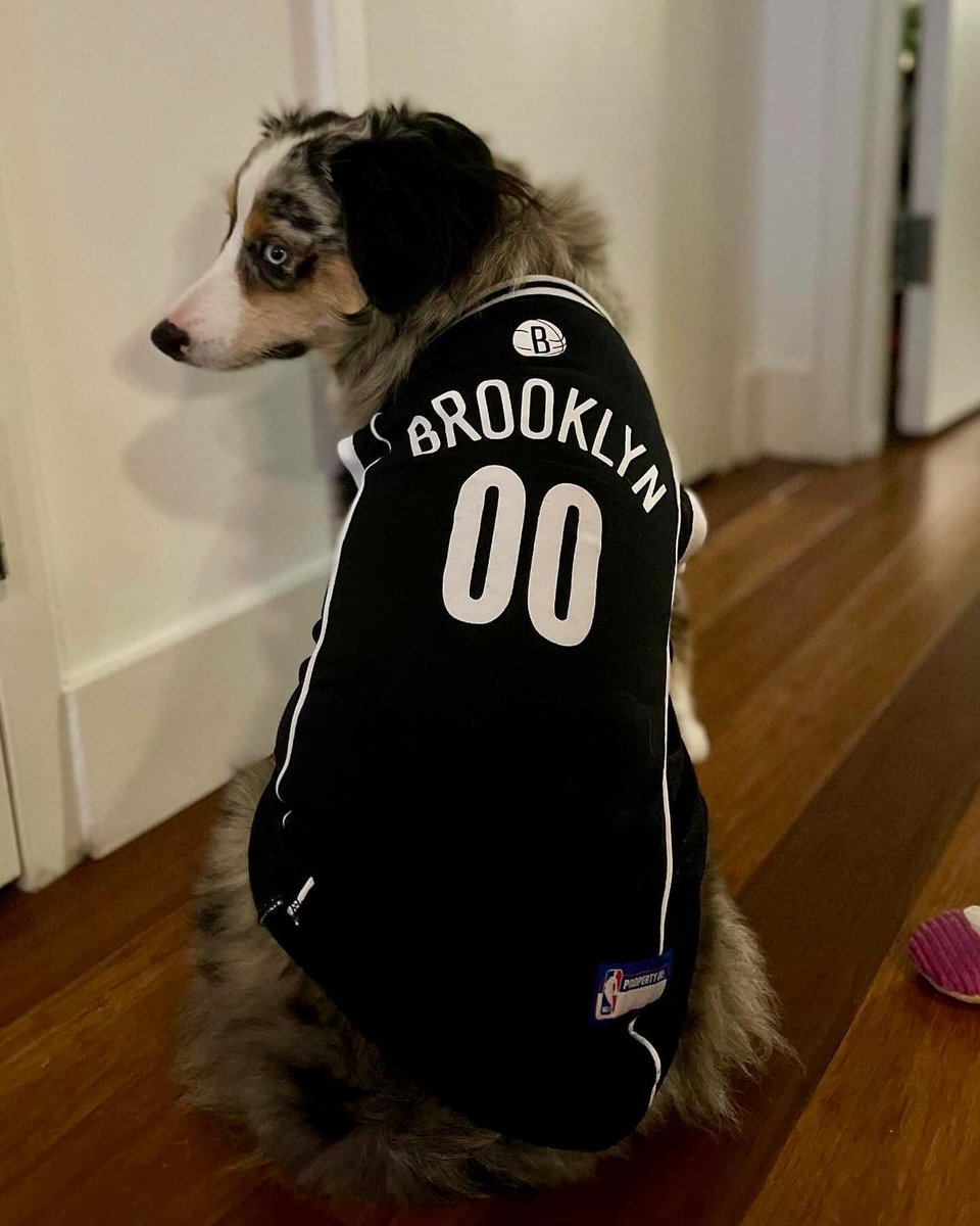 There's no doubt who Brooklyn is rooting for tonight! 🏀#NBAOpeningNight