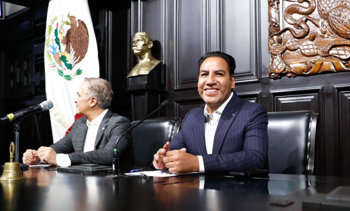 ramirezlalo_'s tweet photo. Con el mismo esfuerzo que se ha logrado la aprobación de leyes para el bienestar de 🇲🇽, se trabajará por la transformación de #Chiapas

La labor conjunta del Presidente @lopezobrador_ y la 4T, han logrado significativos avances para el pueblo.

¡Vamos por la transformación! https://t.co/yljopRTi9j