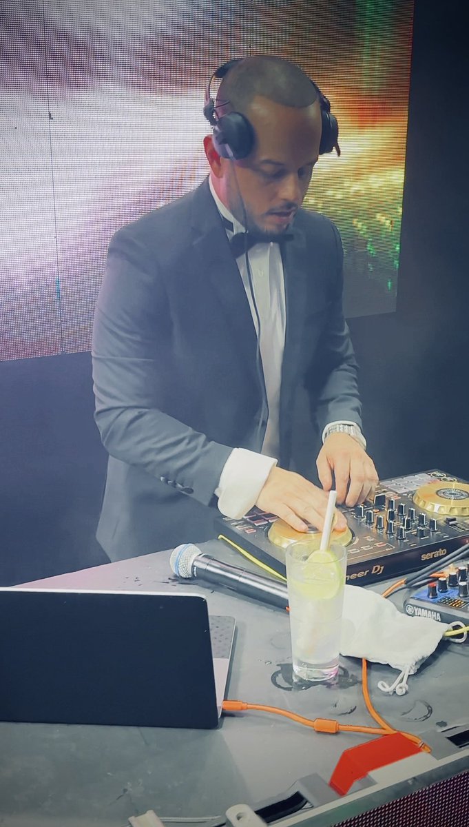 AYOREY1's tweet image. Colombia 🇨🇴 Thank You!

#AYOREY #DJ #Colombia #Travel #InternationalDJ