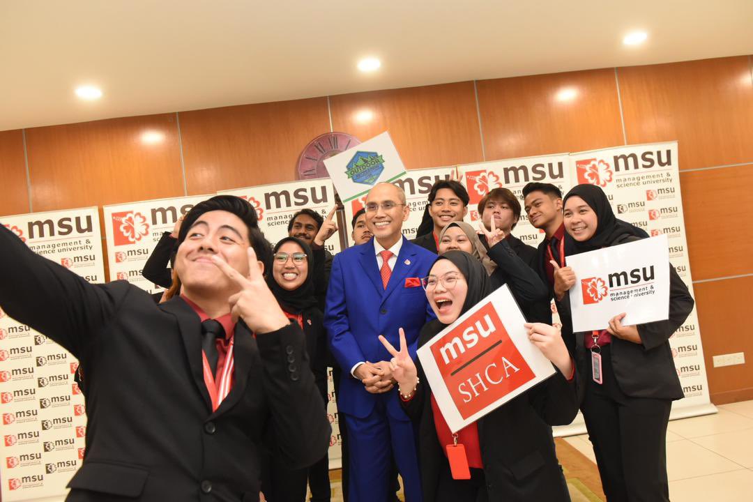 MohdShukriYajid's tweet photo. Sent off the #MSUrians from @MSUmalaysiaSHCA on their Young Ambassador Program to Lombok  Indonesia, part of the  @MSUmalaysia  Global Leadership Program. Reflect on  this experience as future global citizens. @MSUGlobalAffair #MSUmobility #GLP https://t.co/urXFL16Jbd