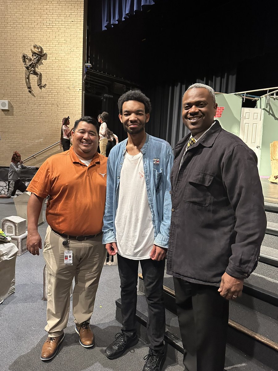 johnny47892668's tweet photo. Congratulations to Carter High School’s Fine Arts department for the Great production of Night of the Living Dead https://t.co/DK0pZnHQuE
