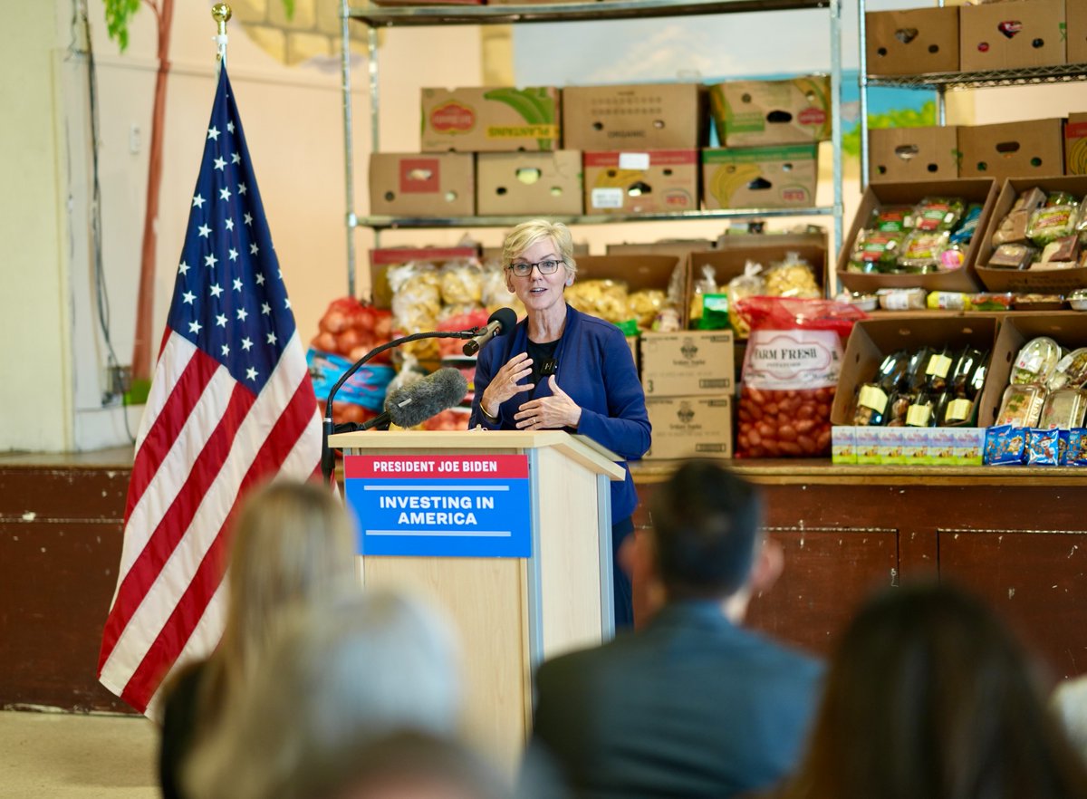SecGranholm's tweet photo. Nonprofits go above and beyond to help communities thrive—spurring creativity, innovation, &amp; more.

Today, we’re announcing selections for the first-of-its-kind Renew America’s Nonprofits grant, empowering organizations to expand crucial services by cutting their energy costs. 1/ https://t.co/ElU0GEc0bc