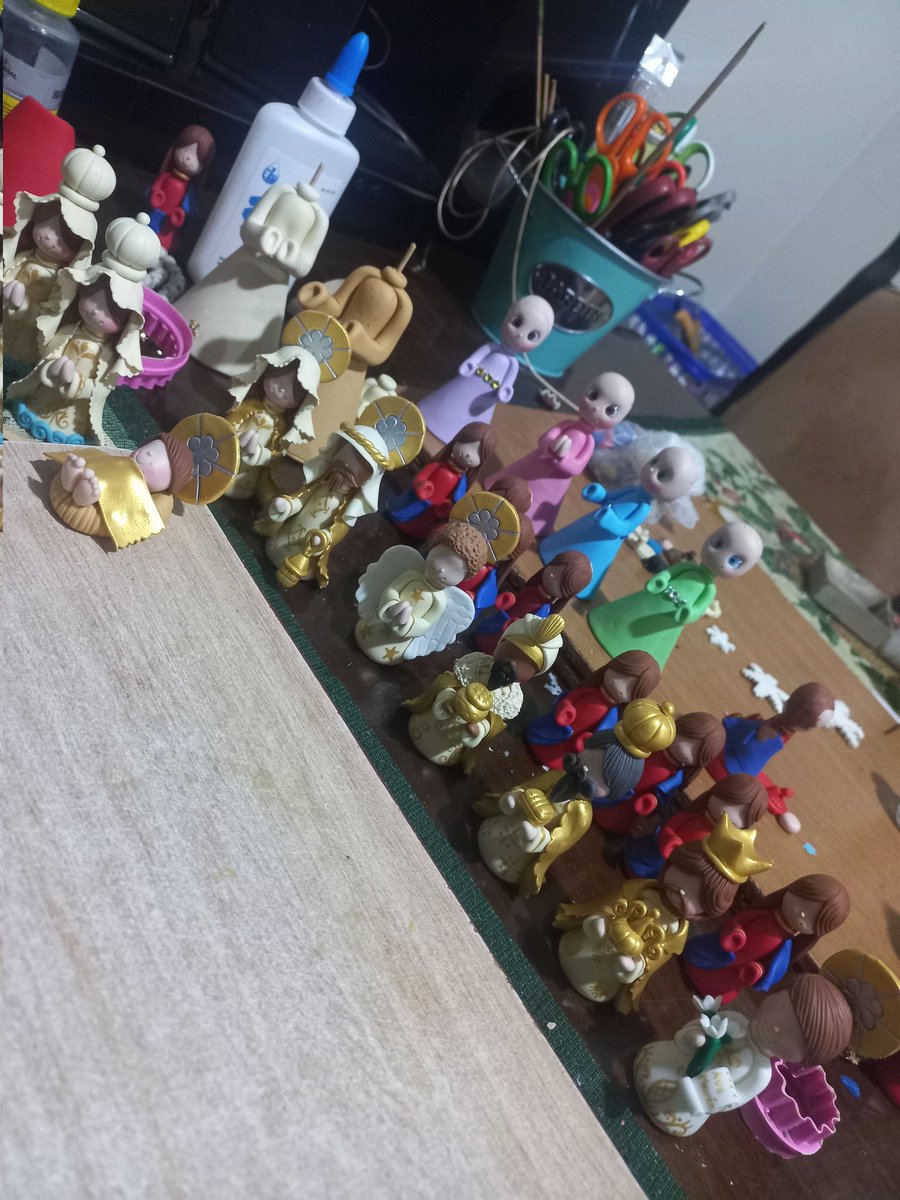 pedrovilag's tweet photo. Por aquí ando, trabajando en los encargo que varios de ustedes han hecho, pesebre y más pesebres. Espero por sus Rt y likes para llegar a más personas a través de ustedes y la magia del Twitter.  Feliz noche Dios los bendiga. https://t.co/o6W2ui2W4K