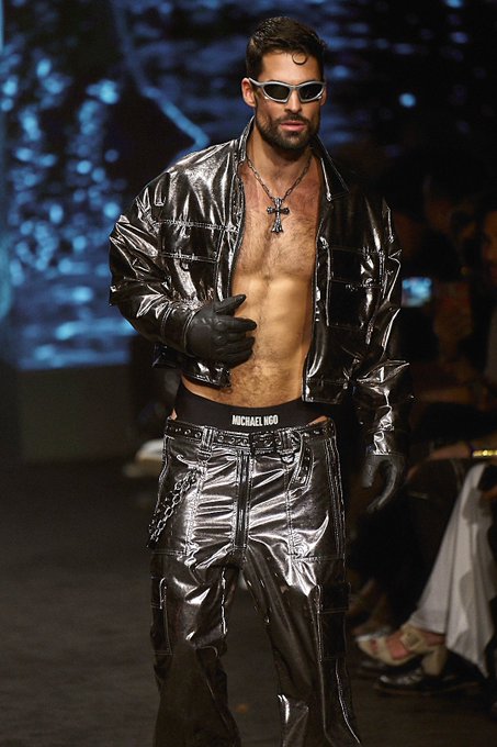 Los Angeles Fashion Week 2023 Think i am a good model?❤️🫶 https://t.co/pDA1ffhcYv