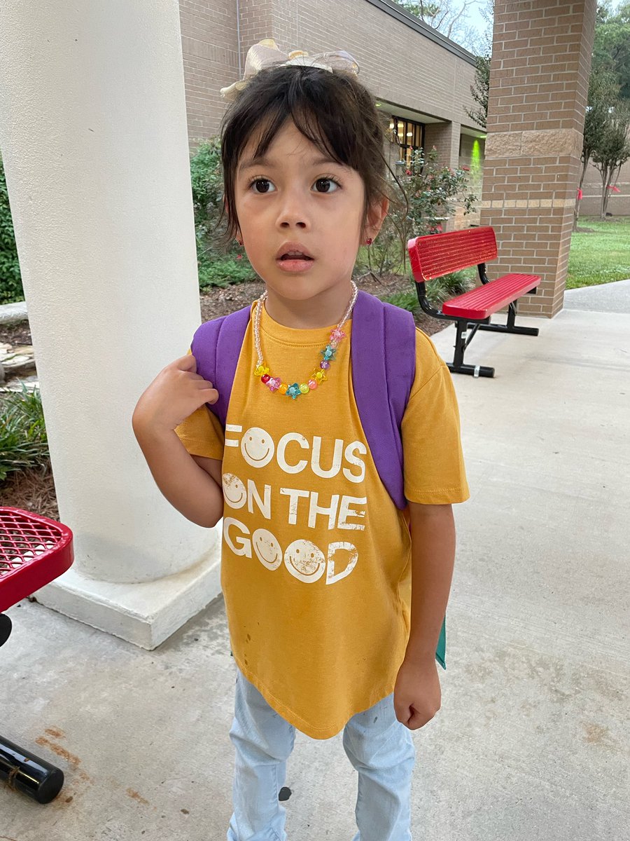krislitzjohnson's tweet photo. Be KIND ❤️ to Your MIND 🧠‼️ @redribbonweek is all about making healthy choices for yourself—mind and body! These kiddos had some great positive messages to share with others today! #optimisticthinking @HumbleISD_WHE https://t.co/Ez6AOLijmB