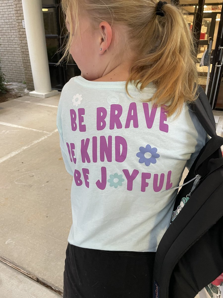 krislitzjohnson's tweet photo. Be KIND ❤️ to Your MIND 🧠‼️ @redribbonweek is all about making healthy choices for yourself—mind and body! These kiddos had some great positive messages to share with others today! #optimisticthinking @HumbleISD_WHE https://t.co/Ez6AOLijmB