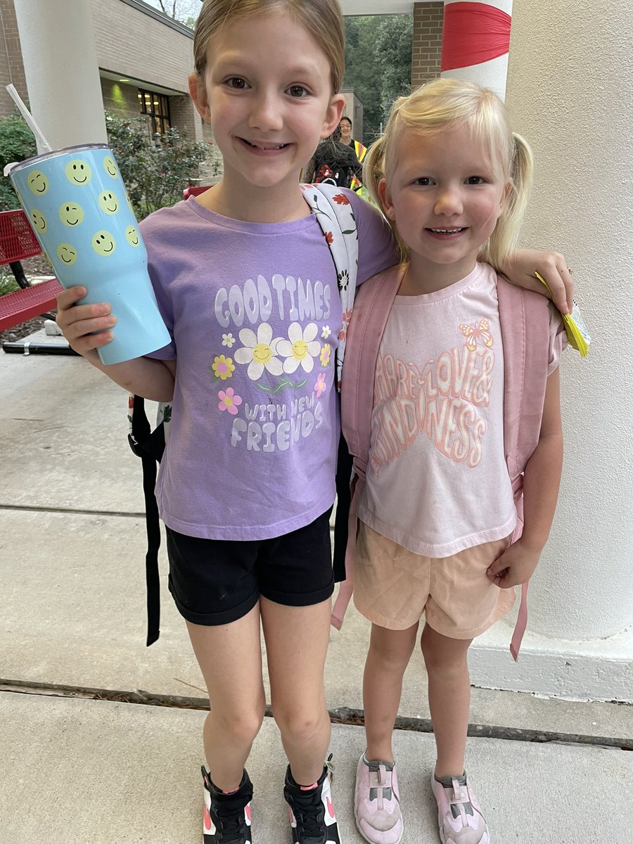 krislitzjohnson's tweet photo. Be KIND ❤️ to Your MIND 🧠‼️ @redribbonweek is all about making healthy choices for yourself—mind and body! These kiddos had some great positive messages to share with others today! #optimisticthinking @HumbleISD_WHE https://t.co/Ez6AOLijmB