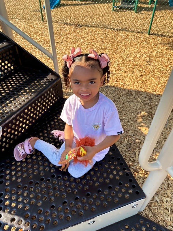QueenAspice's tweet photo. My #PrettyDaughter 💞 https://t.co/yLDYkyd5OZ