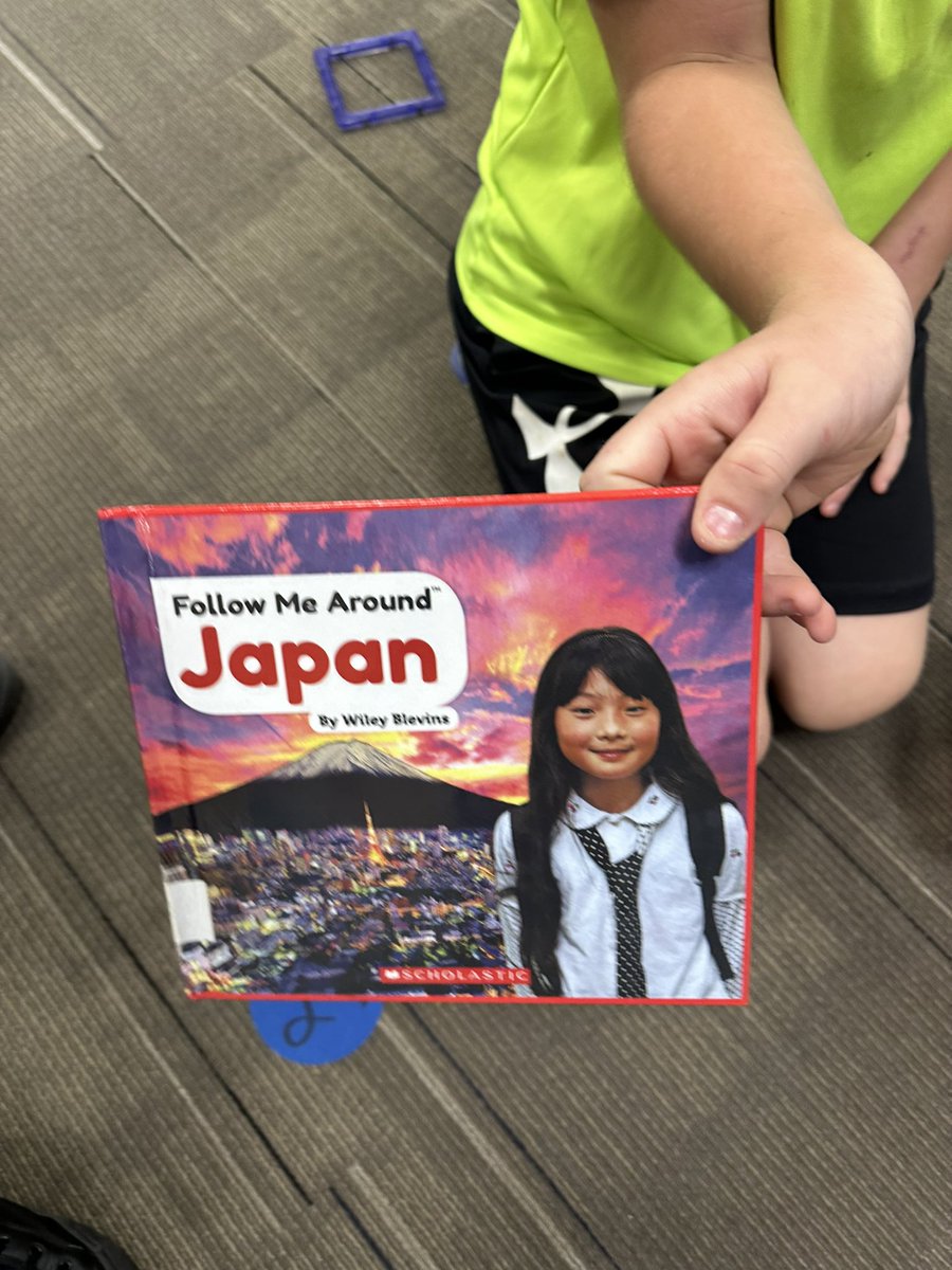 ChrystalBurkes's tweet photo. Ss learned how to use @googlemaps! We read a book, Gross Places, and then found those places on Google Maps! Kids found #nonfictionbooks in our #library, so they could find the real places on Google Maps on their own time! #teacherlibrarians #elementarylibraries #edtechtools https://t.co/WegYROK6HW