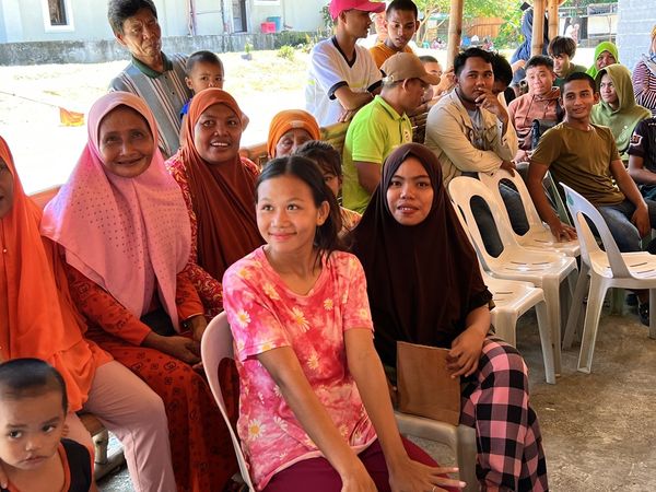 tribunephl's tweet image. Sen. Bong Go (@SenatorBongGo), in coordination with Mayor Sidik Amiril, provided assistance to residents of the Municipality of Talitay, Maguindanao del Norte on Monday, 23 October.

Read more at: tribune.net.ph/2023/10/bong-g…

#DailyTribune #BongGo #DisplacedWorkers