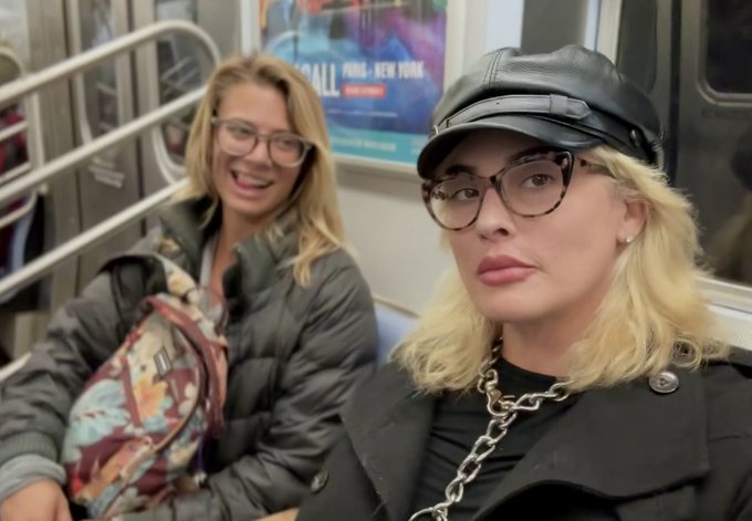 This nice person from the subway train is going to webcam with me tomorrow   @LailaDelight 👀  We&rsquo;ll be<a href="/tag/realloyalfans"class="tags"><span>#realloyalfans</span></a>