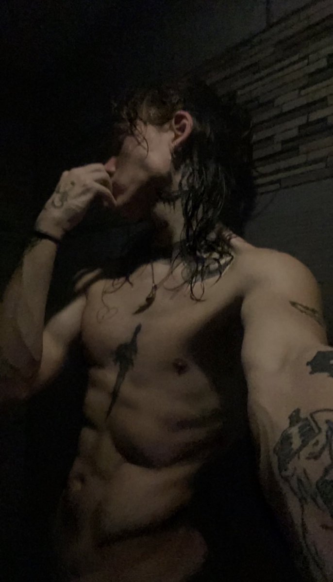 jordannpowell1's tweet photo. if you could pick one song that comes to mind when u see me to describe me what would it be? im curious haha https://t.co/E19jNdvsUE