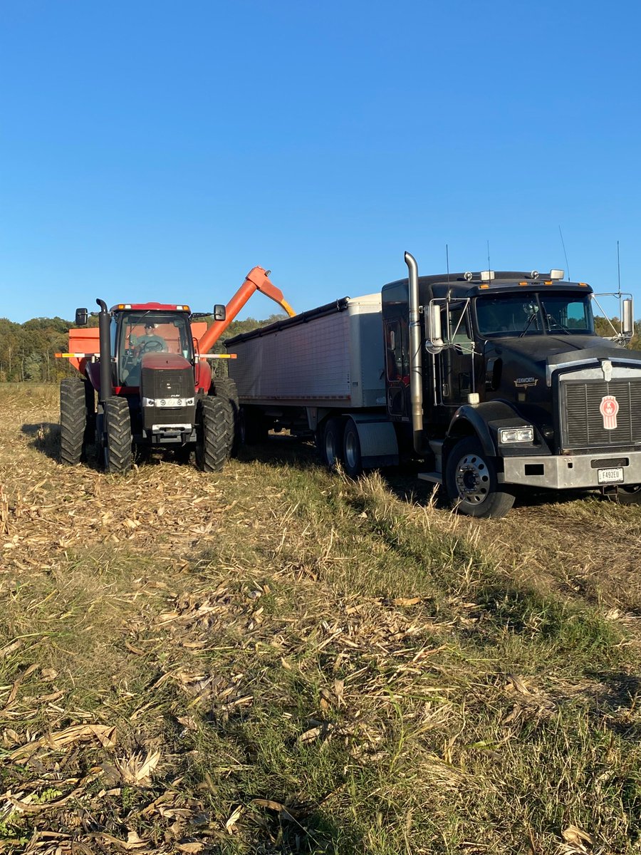 WestRiverHC's tweet photo. We delivered our first Harvest Meals to Fields last week to F. Schmitt Sons Farm in Poseyville, IN!  The farm has been in the family for 90 years and currently on its third generation.  Thank you Bill, Gary, Tom and Ben for the long hard hours you put in.  We appreciate you! https://t.co/0d51wI7BTP