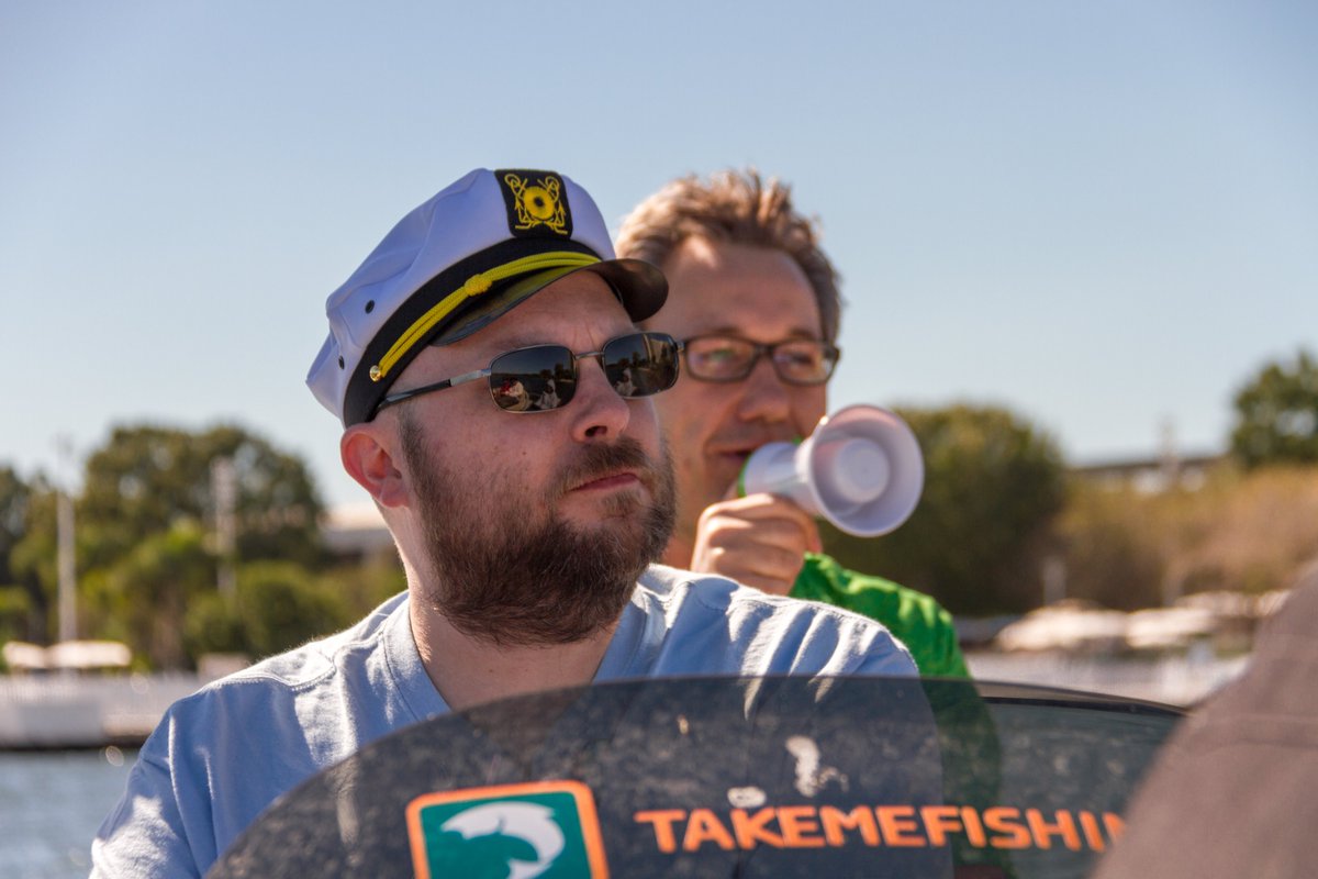 Captain <a href="/jasondws/">Jason - same name @🦋</a> and <a href="/GoAwayGreen/">How Bowers</a> , from the first iteration of the <a href="/RetroWDW/">RetroWDW.com</a> Lake and Lagoon tour in November 2016 (which appeared briefly in the end credits from tonight's #RetroMagic recap)