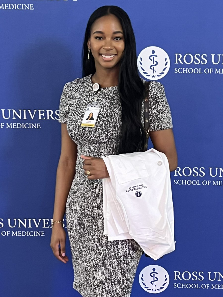 Natnicole17's tweet photo. That feeling you get when you put on the most expensive coat you own for the first time✨ Can’t wait to become the next generation of doctors with these amazing people ⚕️
#MDloading https://t.co/x8K3PW4nCs