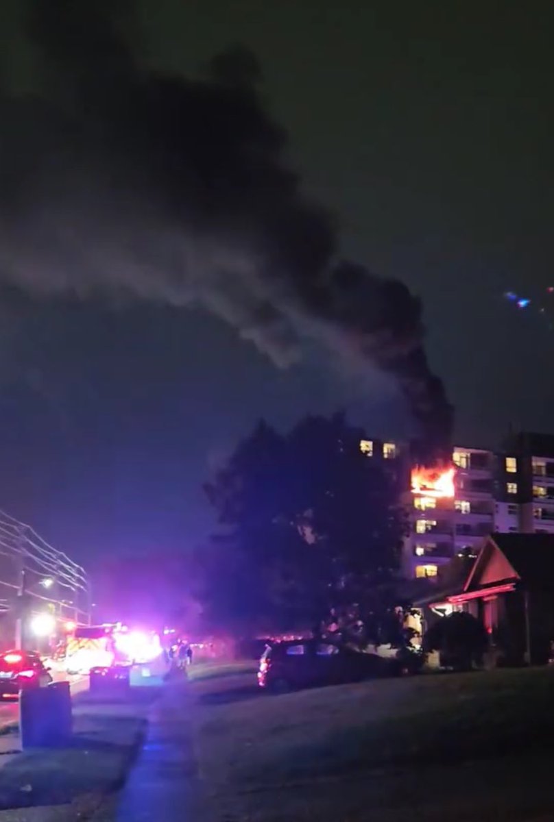Niagara_411's tweet photo. @STCFireServices on scene of a balcony / structure fire on the 8th floor of an apartment building at 273 Vine street. Crews quickly knocked the fire down from the exterior of the building. Additional interior crews working to clear smoke and ensure the fire didn’t extend into other areas of the structure.
