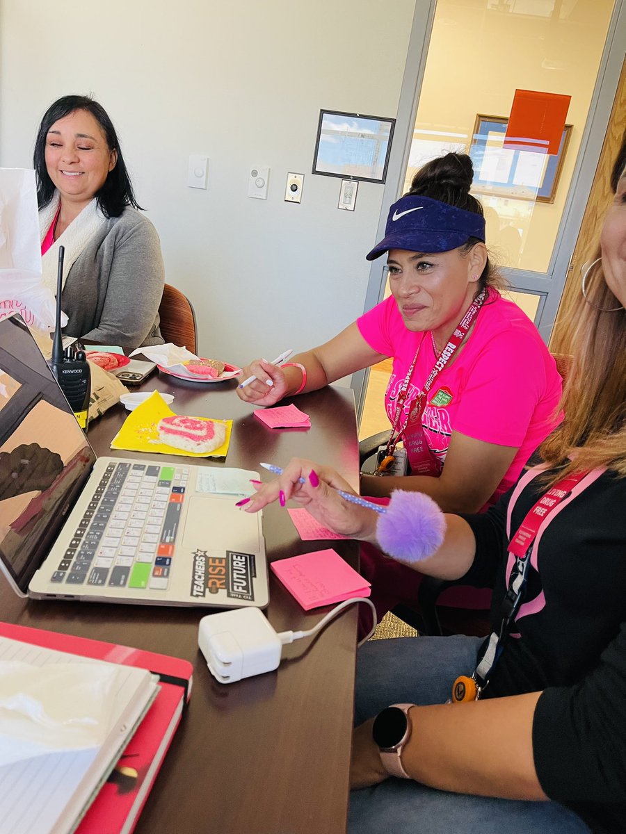 ReyesElementary's tweet photo. We spent the day with @kaitbaldwinTX @TranscendBuilds @ElPasoCF analyzing data and trends 🦅 A unique and amazing opportunity 💙🧡 #BeCanutillo https://t.co/AXEC4B6llS
