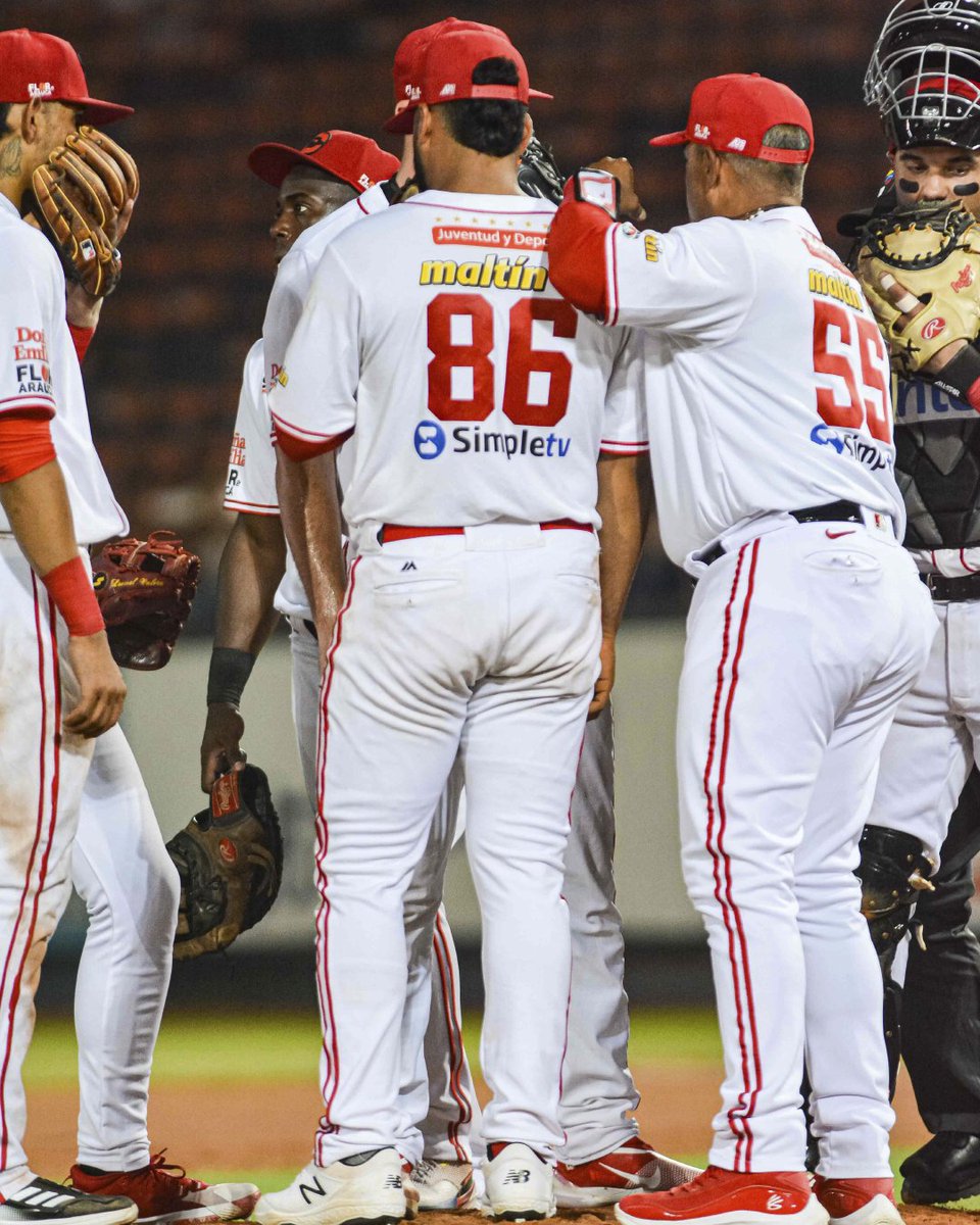 CardenalesDice's tweet photo. Resultado final del encuentro:
#Tigres 5 - 3 #Cardenales
Mañana recibimos a Bravos de Margarita a las 7:00 PM desde el Antonio Herrera Gutiérrez.
Presentado por #cafeflordearauca #marross #doñaemilia #facilitobet
#Cardenales #SomosUno 🆑 https://t.co/M0IoJD7h2u