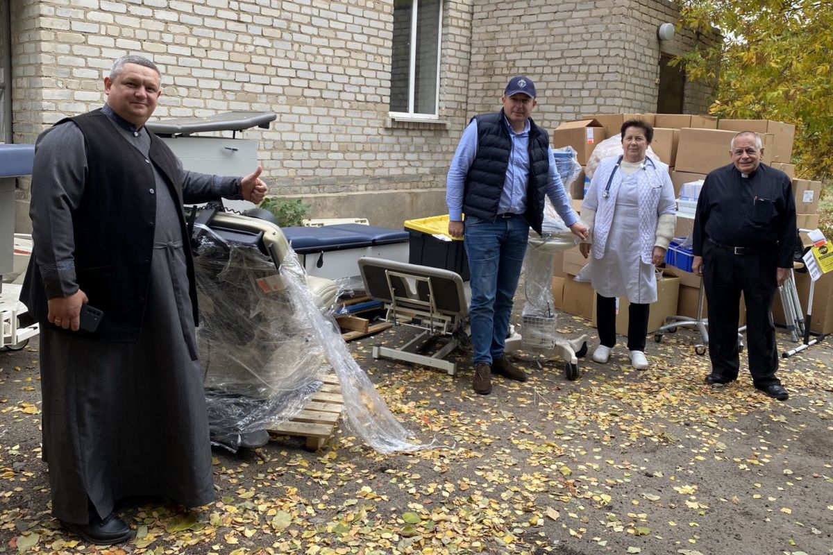 'I promised them our best efforts to seek additional donor support for these vital programs that bring hope, resilience and a determination to live beyond the war for so many people.' Read Msgr. Vitillo's reflections on ICMC solidarity visit to #Ukraine ➡️ bit.ly/3Qvn8ad