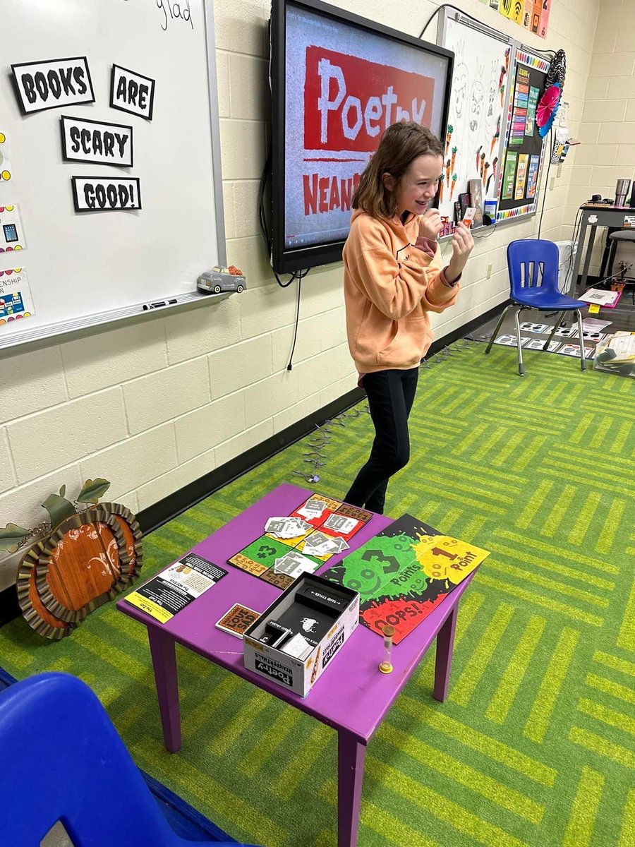 Chrystal Burkes📚 tweet media