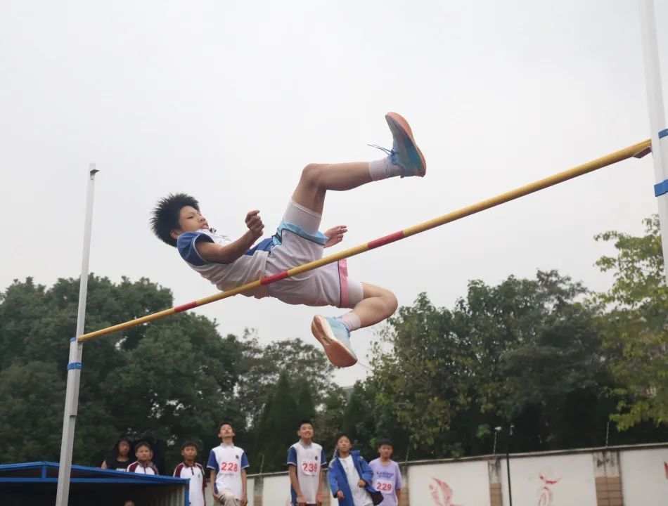 i_wuxing's tweet image. 🏃🏅Come on, #athletes! #Students were competing in sprints, races, and jumps at Fun #SportsGames in #Wuxing Zhili Town. Let's see their fantastic performances!🏆😆