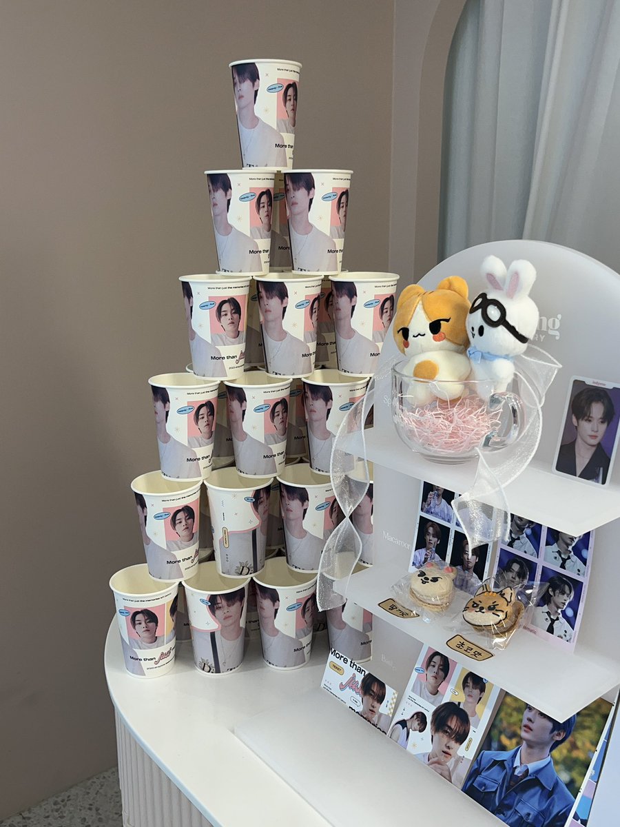 Ddu_Ddu___'s tweet photo. 📍미닝더갤러리

사랑하는 리노의 모습이 가득가득했던 곳 
비록 럭드는 실패했지만
그래도 행복 그자체였던 🥹

 #memories_for_leeknow https://t.co/Npiz4aXndy