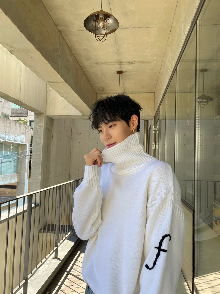 TIOT_NOW's tweet photo. [#건희]
얼른 눈 내리면 좋겠다 ❄️

#홍건희 #HONGKEONHEE
#TIOT #티아이오티 
#TIOT_PreDebut #백전무패 https://t.co/T6Q7ZPOxYY