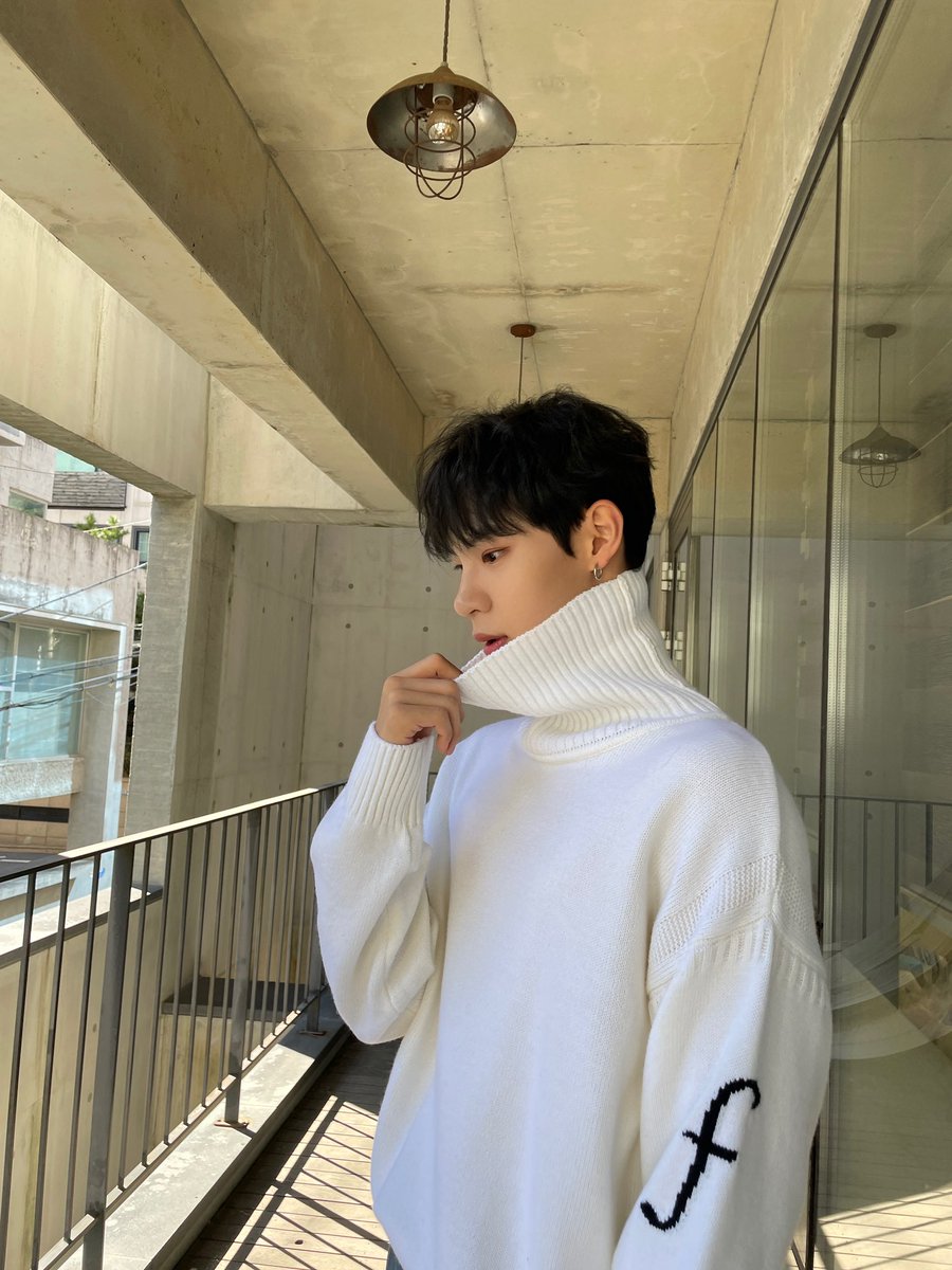 TIOT_NOW's tweet photo. [#건희]
얼른 눈 내리면 좋겠다 ❄️

#홍건희 #HONGKEONHEE
#TIOT #티아이오티 
#TIOT_PreDebut #백전무패 https://t.co/T6Q7ZPOxYY