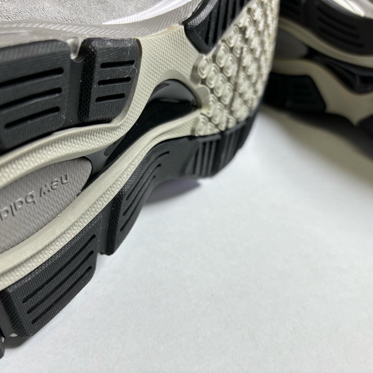 【NEW ARRIVAL】

NEW BALANCE

U990GR4 MADE IN U.S.A.
width D GREY

item.rakuten.co.jp/ltd-online/u99…