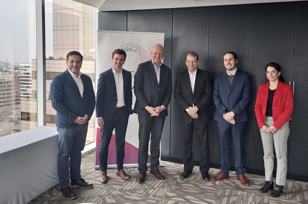 ⚡️ Setting global eFuels standards in Chile. 
INERATEC, <a href="/FerrostaalAG/">Ferrostaal AG</a> Chile, and <a href="/Enap_Informa/">Enap</a>  signed a game-changing MoU to harness Chile's renewables for synthetic fuels, reducing fossil fuel dependence.

ineratec.de/en/news/inerat…
#FuelingTheFuture