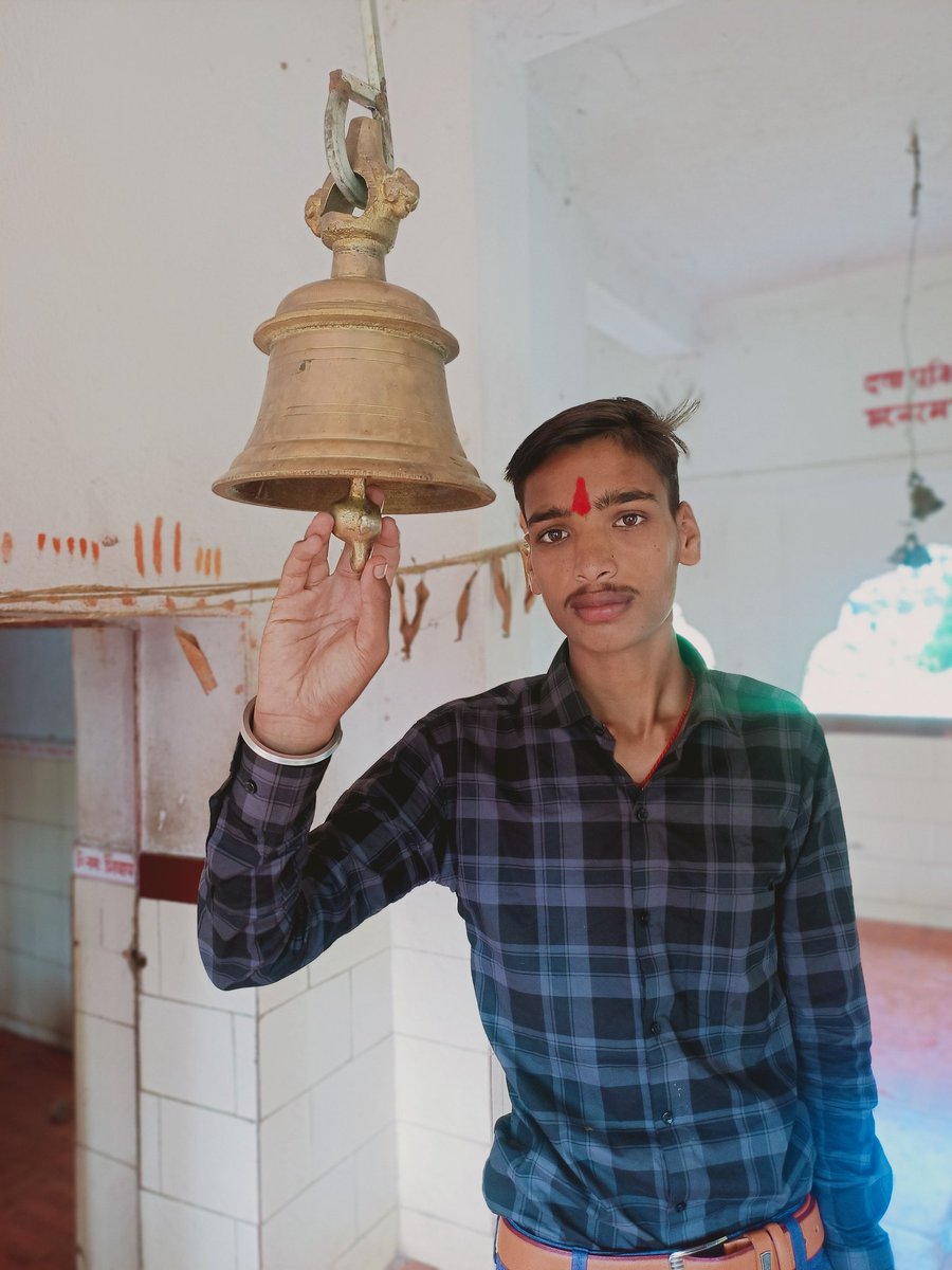 Rohitdey89's tweet photo. सुख दुख में हमेसा मेरे साथ खड़े रहने वाले मेरा प्रिय मित्रों @Rupeshdey2003 जी के जन्मदिन के खास मौके पर आज कुकड़ू प्रखंड के स्थित महादेव बेड़ा जारगो मैं बाबा भोलेनाथ का पूजा करके स्वस्थ एवं खुशहाल रखने का कामना किया। 
 ।। हर हर महादेव ।। 
।। जन्मदिन की हार्दिक शुभकामनाएं।। 🎂🎂 https://t.co/7y5mn3McB0