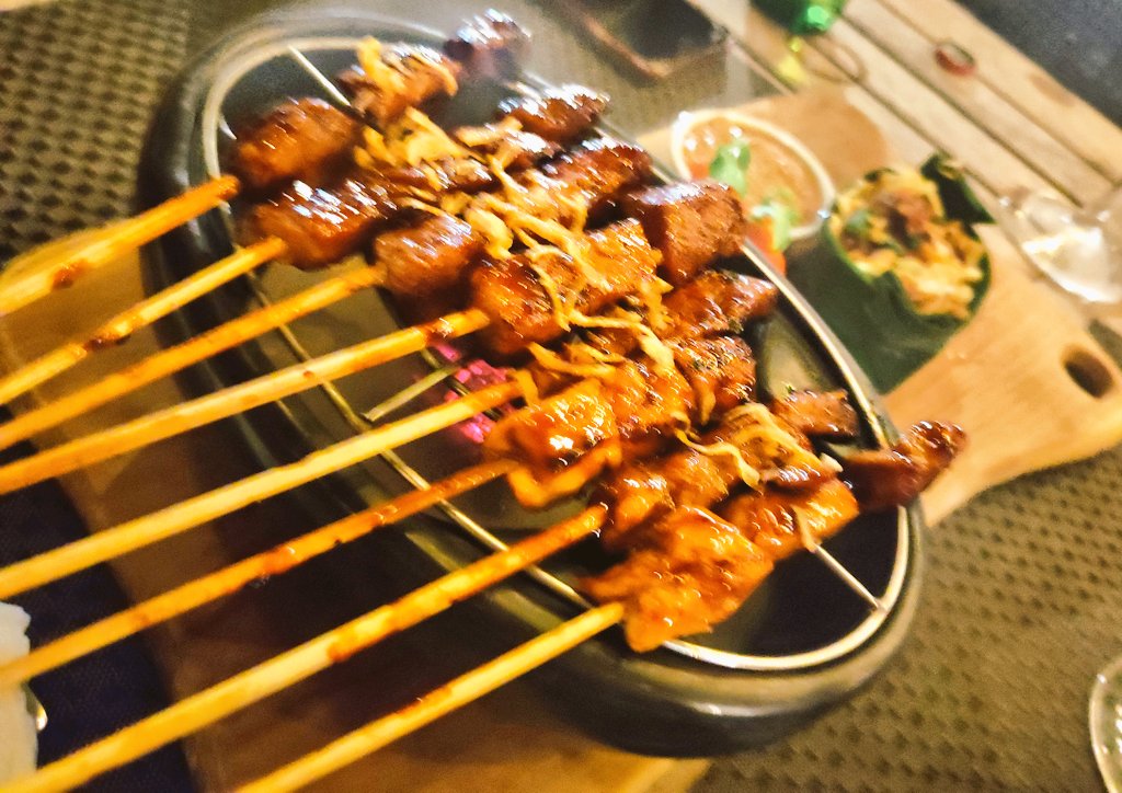 diving_bkk's tweet photo. ダイビング後のお楽しみはごはん！バリはグルメも楽しめました😋インドネシア料理はナシゴレンしか食べてない（笑） https://t.co/ZE3CeNcfsV