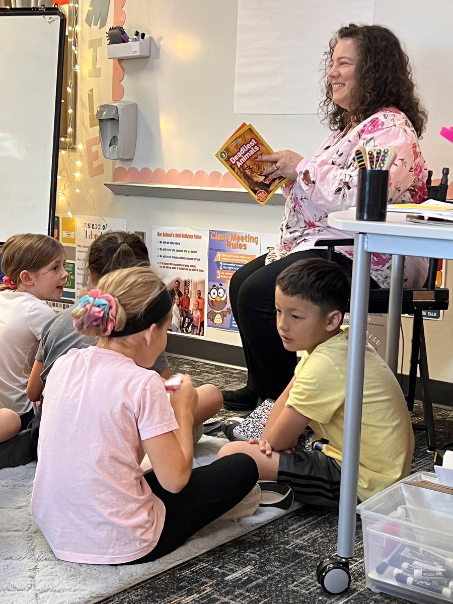 LNWatson420's tweet photo. Always such a great experience when we get to learn from the incredible @K5Literacy! #PinkPlaceToBe https://t.co/RufYs5EZRd