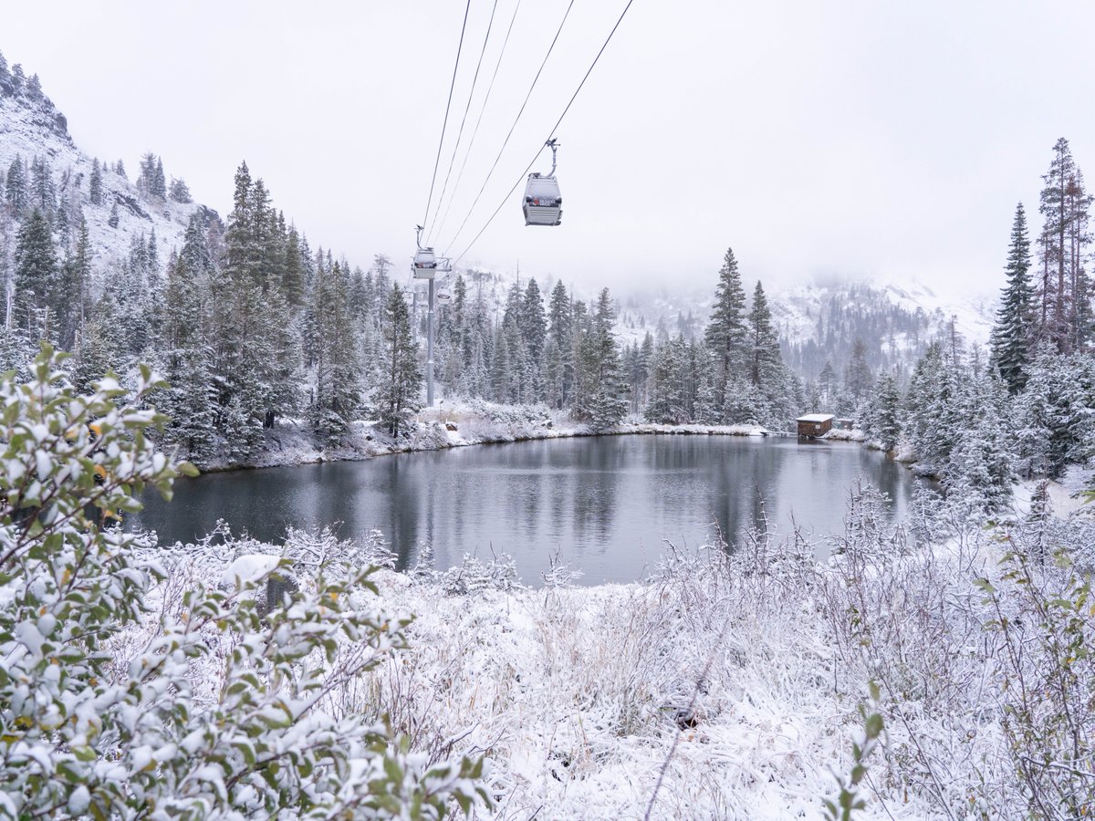 An afternoon stroll around Alpine 🤩 How much snow do you think we'll have by morning?

Are you ready for winter? Get your Tickets &amp; Passes now!
palisadestahoe.com/plan-your-visi…

📷 Blake Kessler